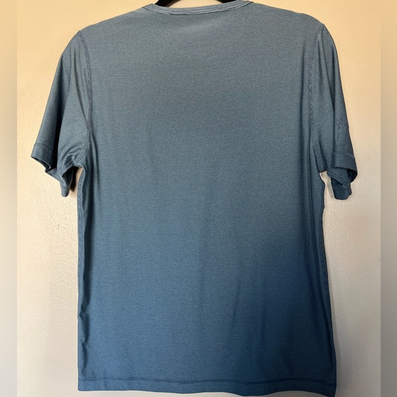 Vuori Men's Slate Blue Short Sleeve Tee - Picture 4 of 5